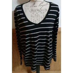 SO Women's Black & White Striped V-Neck Long Sleeve Top Sz Plus 3X Pullover GUC